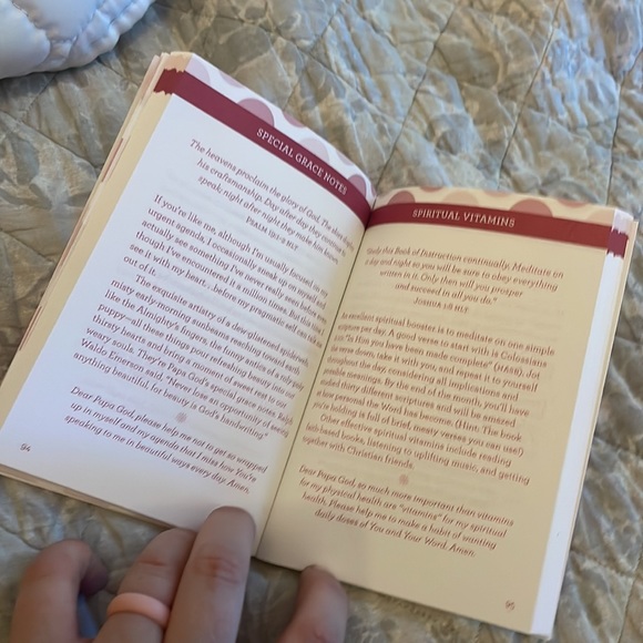 To blessed to be stressed book for women - Picture 2 of 3